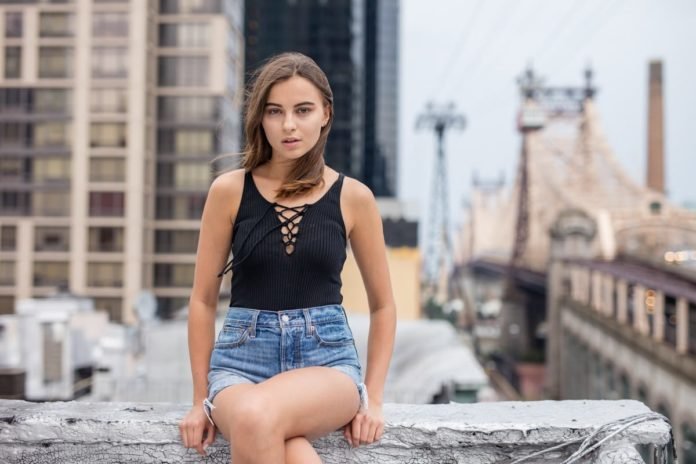 How to Dress When Short