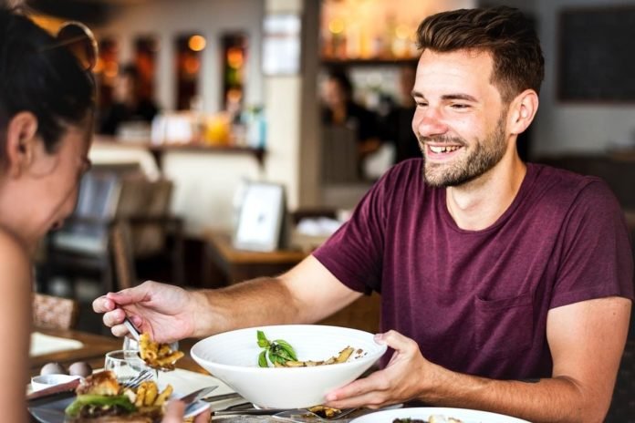 5 Surprising Reasons Why Eating Before Bed is a Good Idea