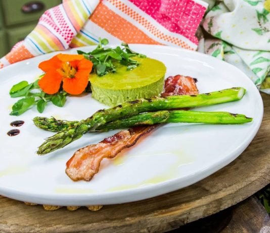 How does asparagus taste, What does avocado taste like, Benefits of asparagus​