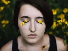why are my eyelids so oily, oily eyelids causes, oily eyelids home remedy, what to do about oily eyelids