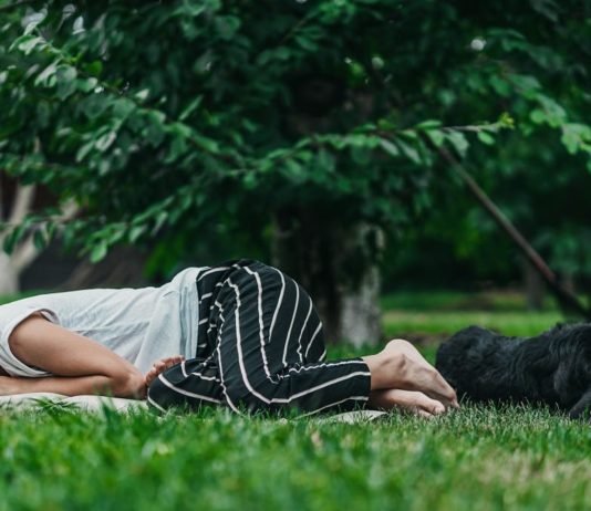 Five Reasons You Should Practice Yoga With Your Dog