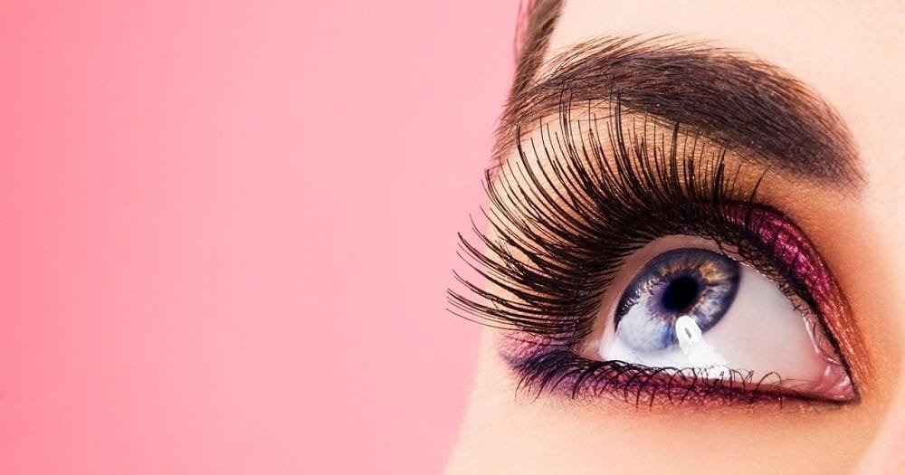 How to put mascara on lash extensions