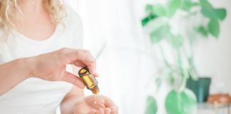 Tea Tree Oil Skin Protection for the Eye