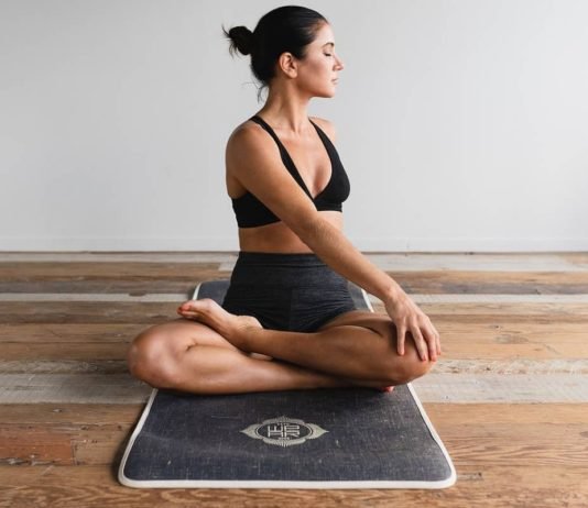 What Are The Best Yoga Poses For Beginners-min