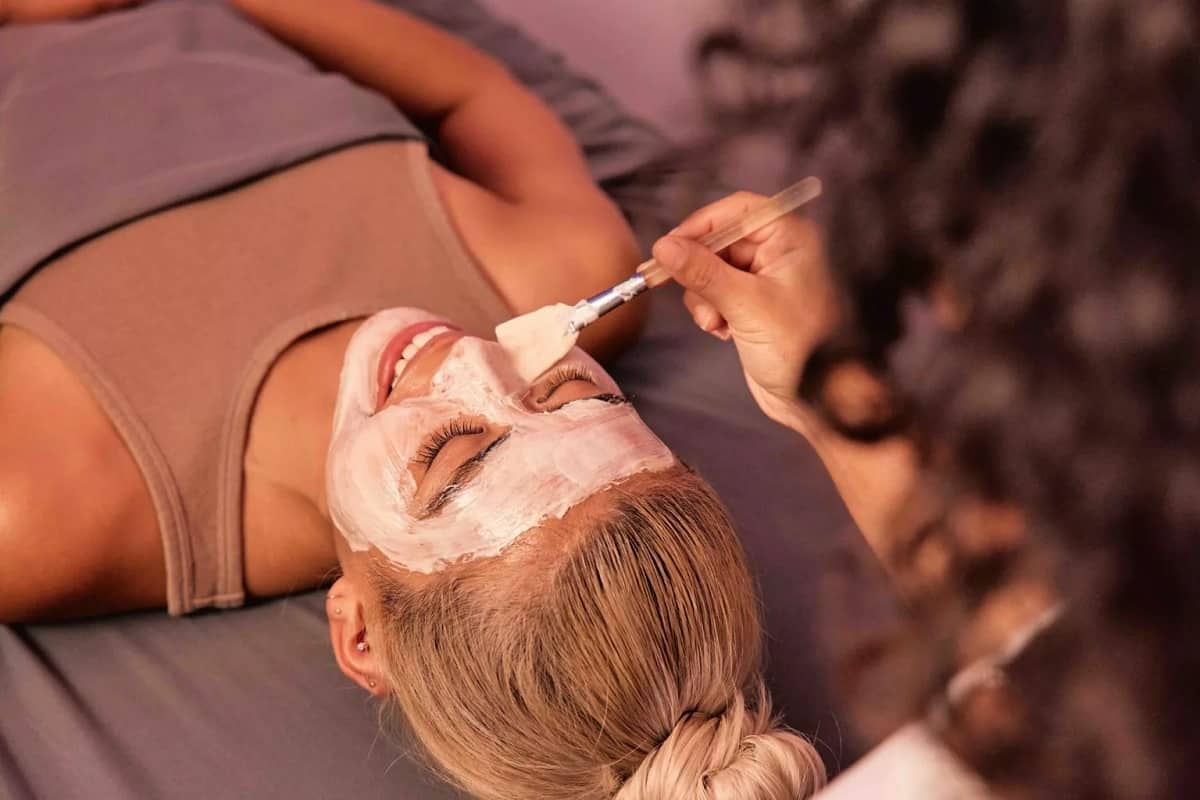 Why We Need Facials in Skincare