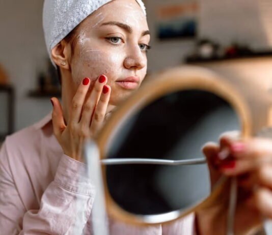 10 Reasons Why Your Face Looks Saggy And Droopy Reasons Why Your Face Looks Saggy And Droopy